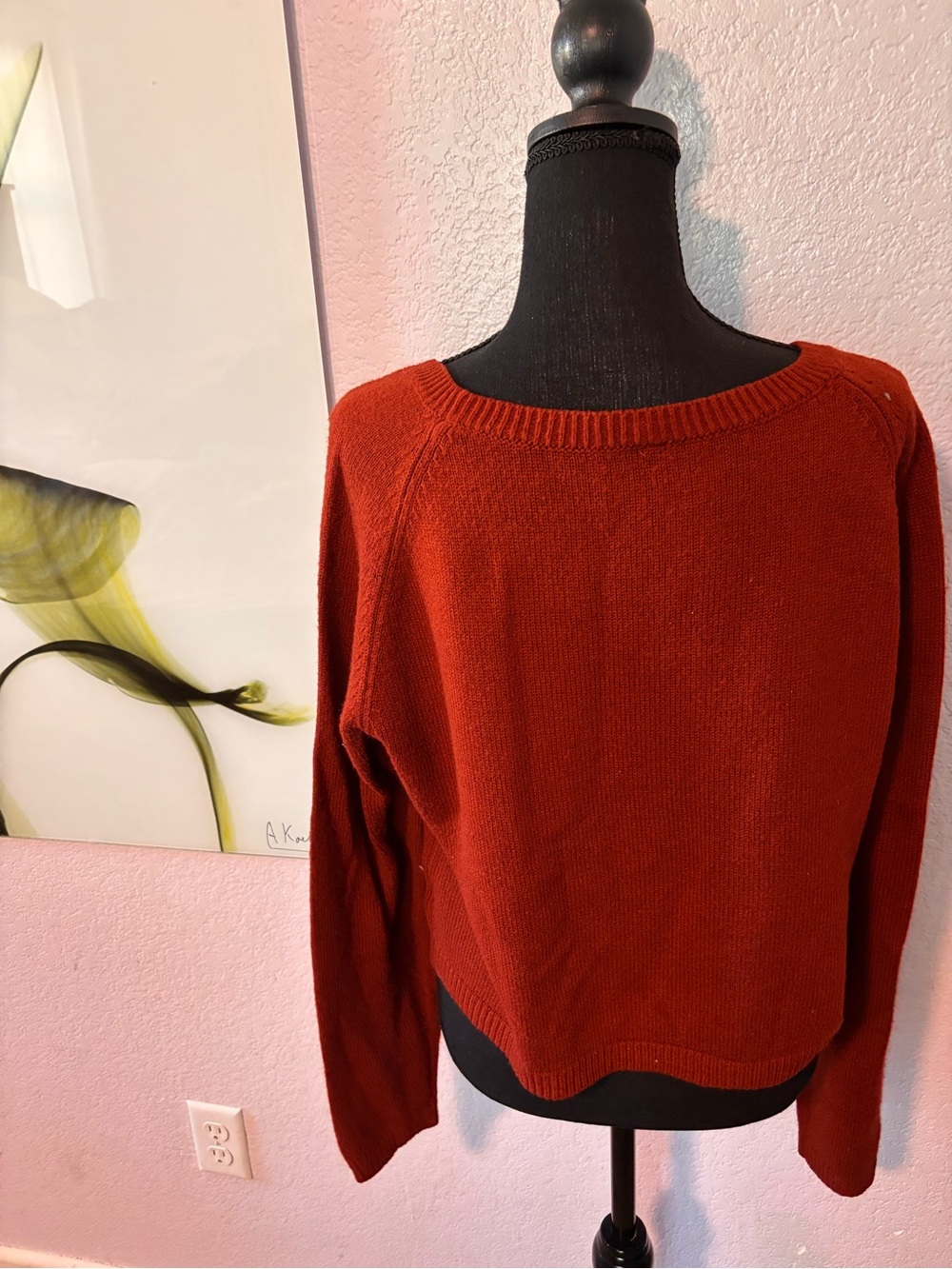Sweater size large - Picture 3 of 4